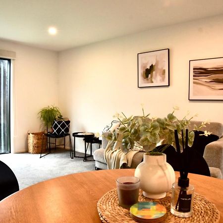 Close To Arena And One Kilometer From Railway Station Onsite Ev Car Park 크라이스트처치 외부 사진