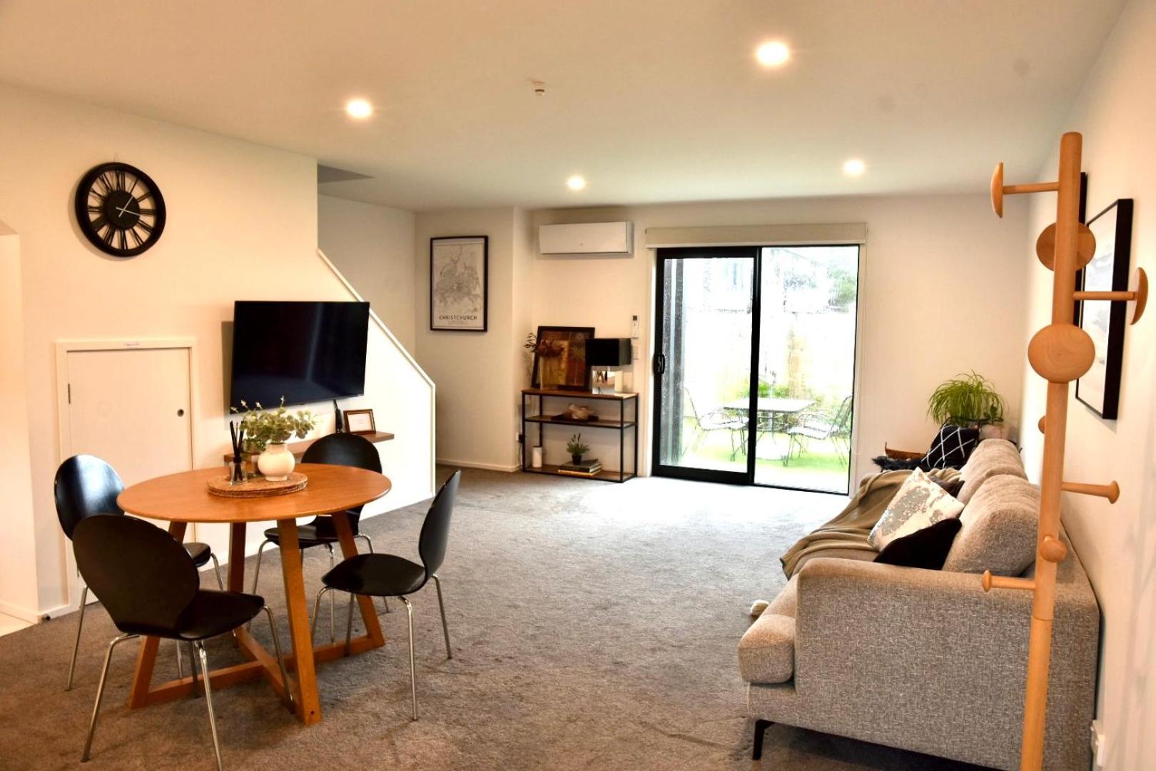 Close To Arena And One Kilometer From Railway Station Onsite Ev Car Park 크라이스트처치 외부 사진