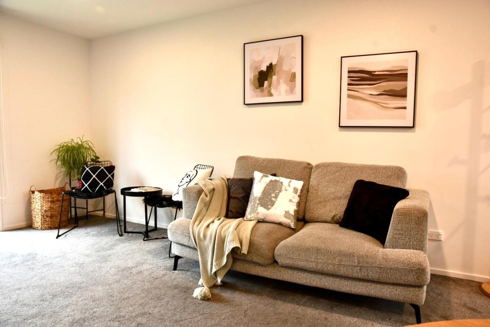 Close To Arena And One Kilometer From Railway Station Onsite Ev Car Park 크라이스트처치 외부 사진