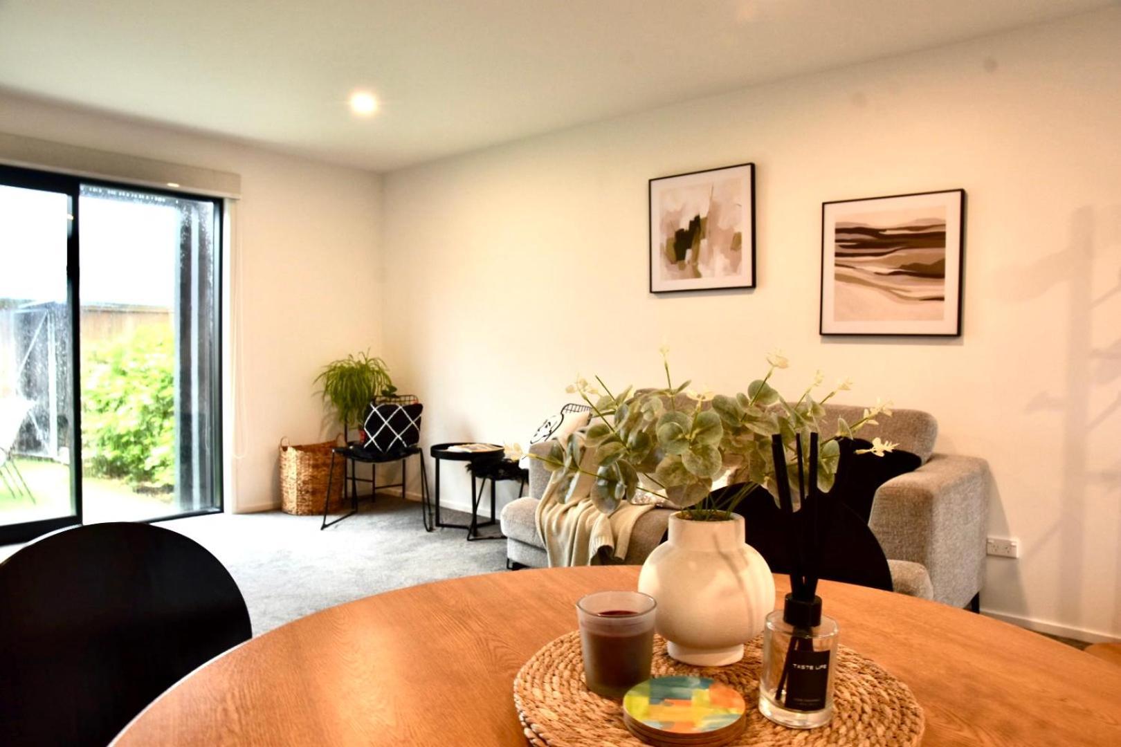 Close To Arena And One Kilometer From Railway Station Onsite Ev Car Park 크라이스트처치 외부 사진