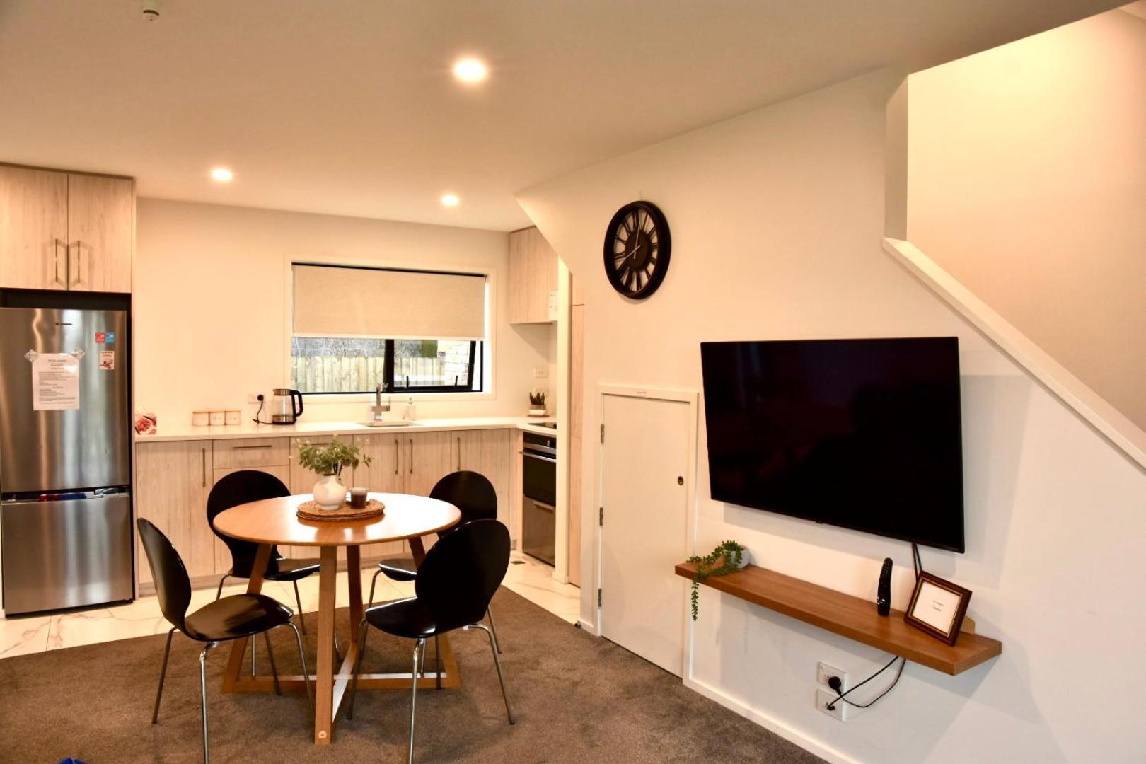 Close To Arena And One Kilometer From Railway Station Onsite Ev Car Park 크라이스트처치 외부 사진